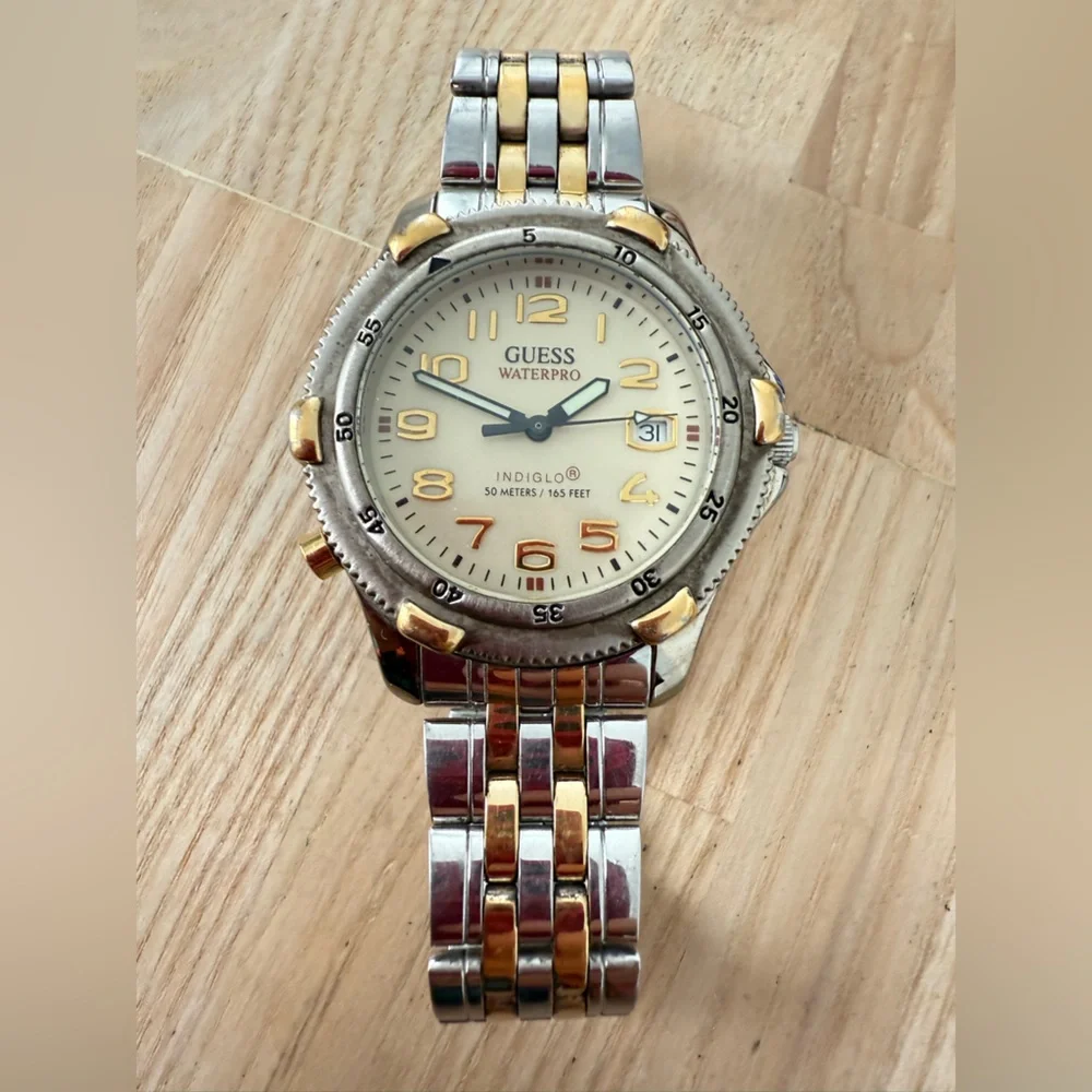Rare Vintage Guess waterpro men’s two tone diver watch NEW BATTERY